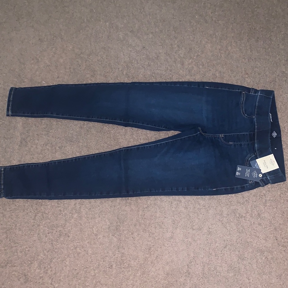 Mid rise pull-on jeggings